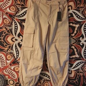 Woman' Cream  Cargo Pants